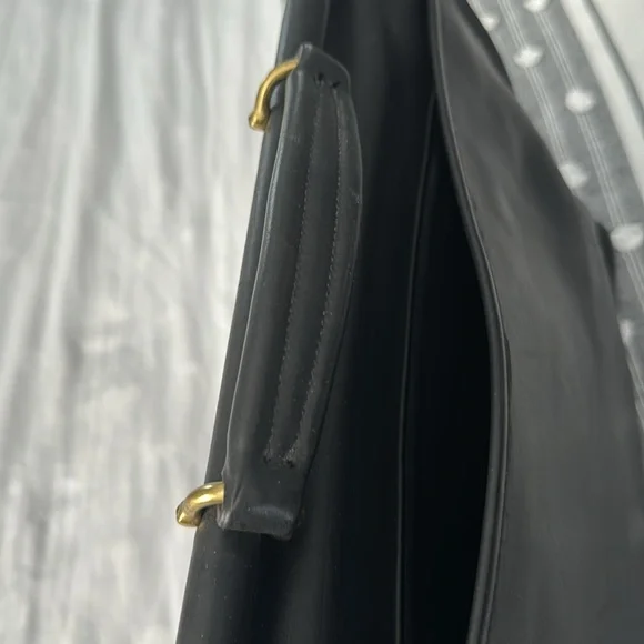 Beekman Black Leather Coach Briefcase with top handle and shoulder strap. 17x12” - Picture 4 of 13